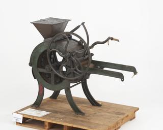 Opening machine for horse hair and flock