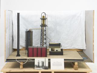 One model of Dubbs oil cracking plant