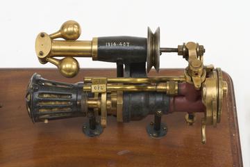 Detail part of Priestmann oil engine: viz spray maker with governors