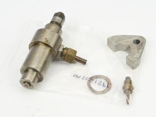 Fuel-injector with gasket ring (damaged) and cut-away gland