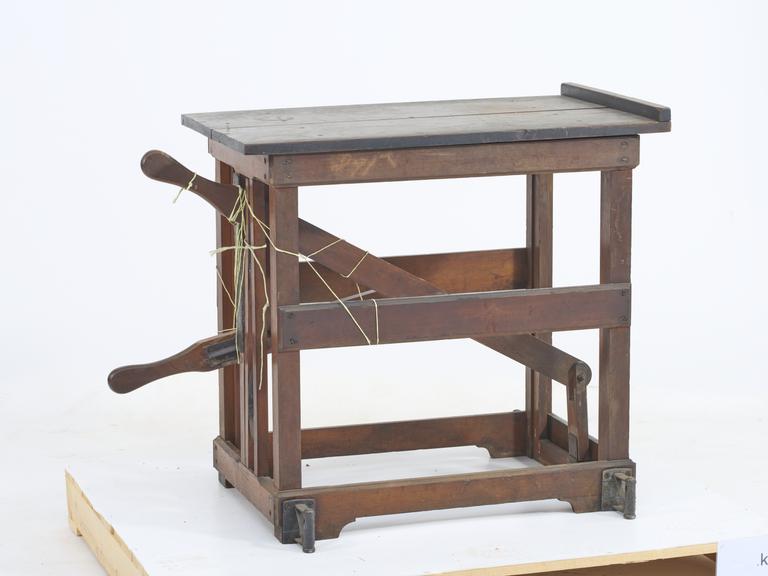 Wooden Dissecting Table