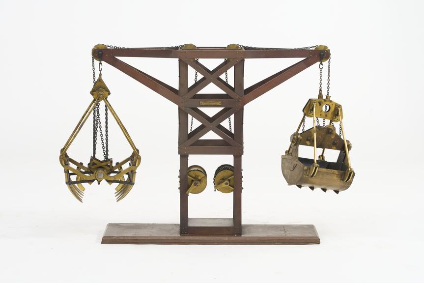 Model of whole tine grab (small link missing) and one model of half tine grab