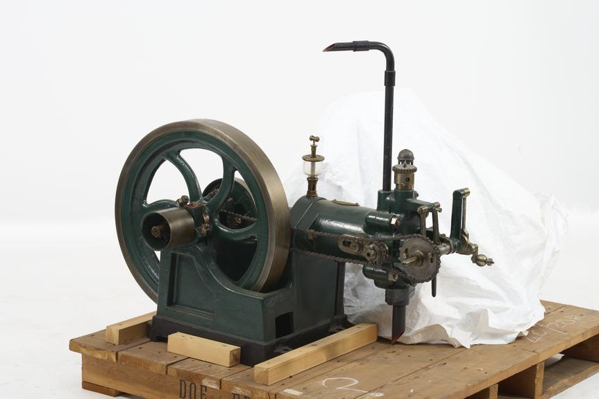 "Ideal" gas engine, c. 1892
