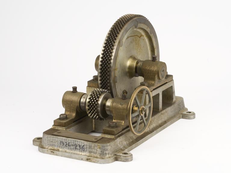 Small pair of laminated staggered tooth gears