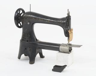 industrial sewing machine