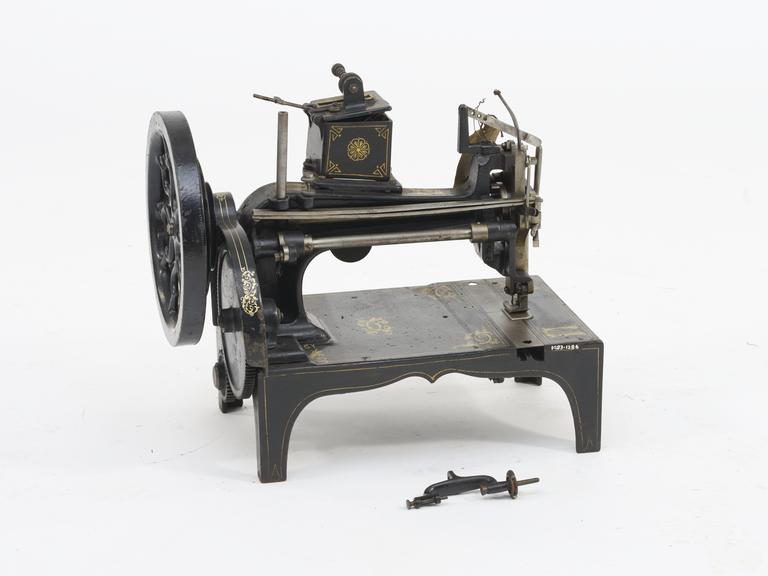 Industrial sewing machine