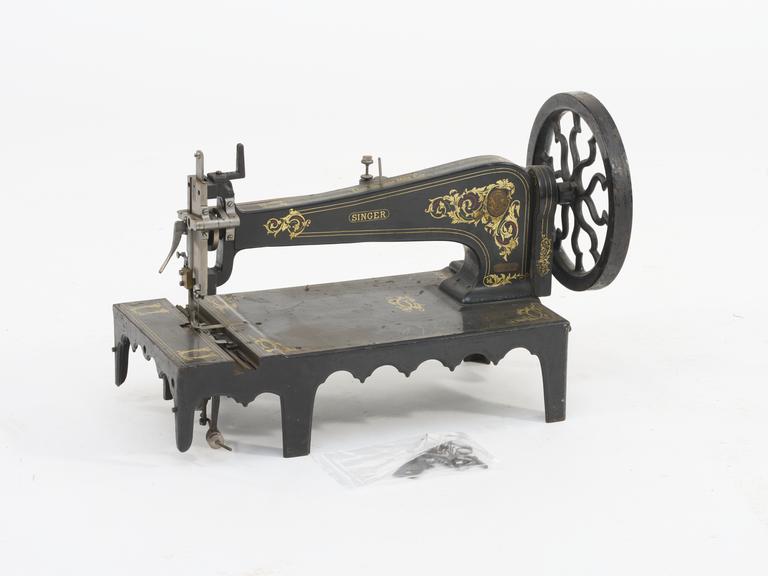 Industrial sewing machine