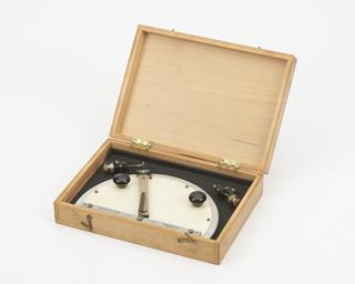 Shadow protractor in case