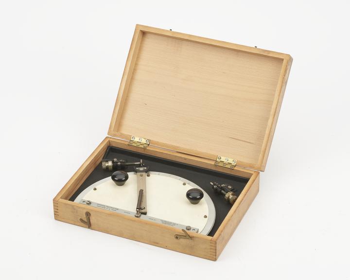 Shadow protractor in case