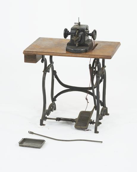 glove sewing machine