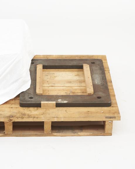 Raising plate for pedestal /3