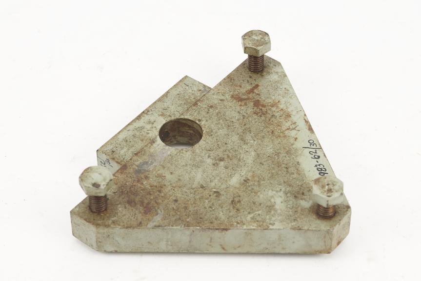 Made-up 3 point support probably for microscope