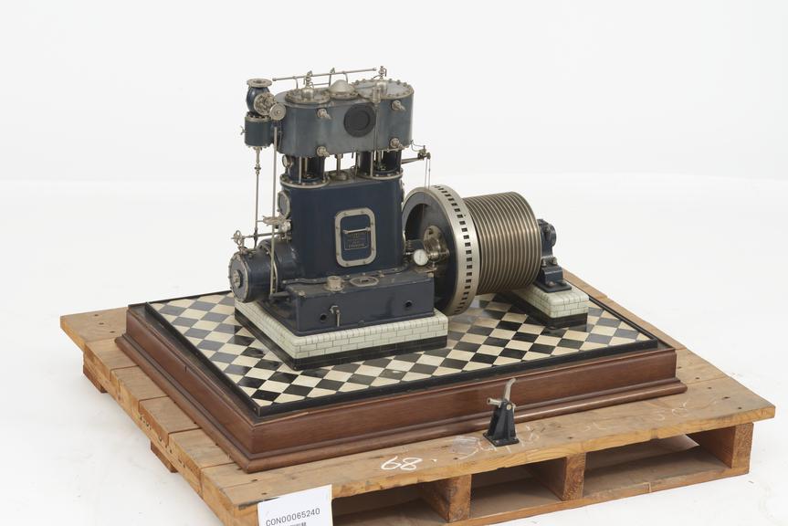 Model, scale 1:4