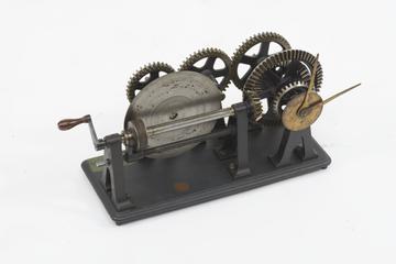 Model of Houldsworth's differential motion