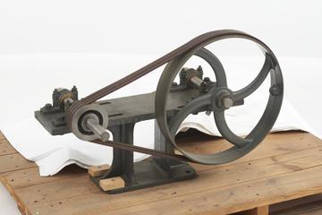 "Thrapston" industrial VEEFLAT Drive exhibition set