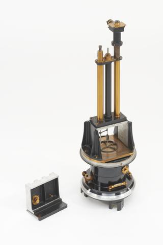 Crate containing two componets for gravity meter