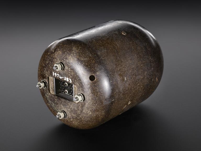 Sub-miniature tape recorder and recovery capsule with cover
