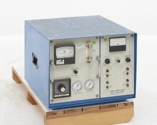 Chemiluminescent nox analyser by the Thermo Elecron Corporation