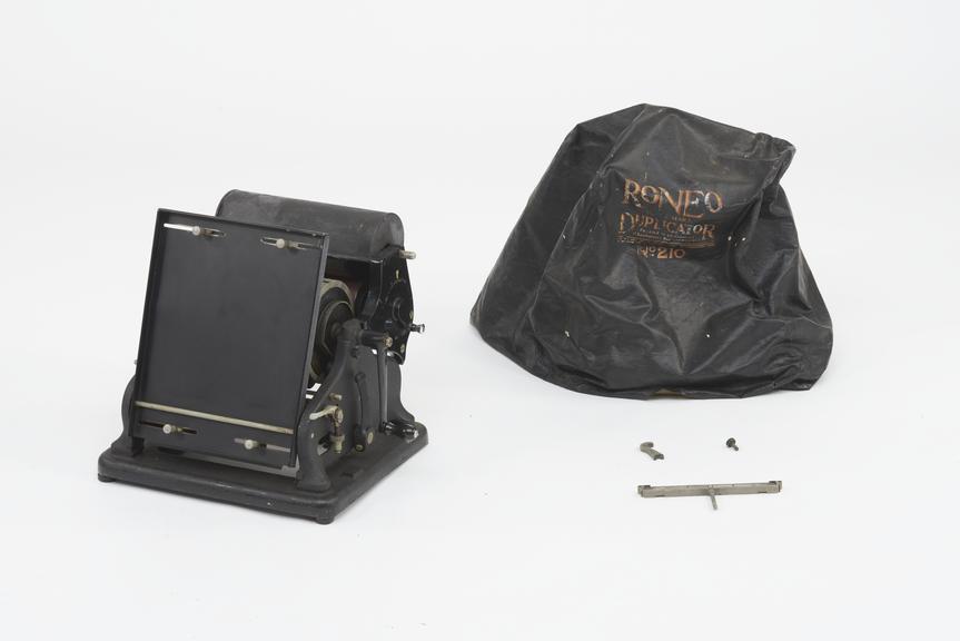 Roneotype table model printing machine type No.210