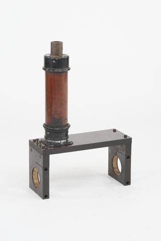 X-ray tube holder