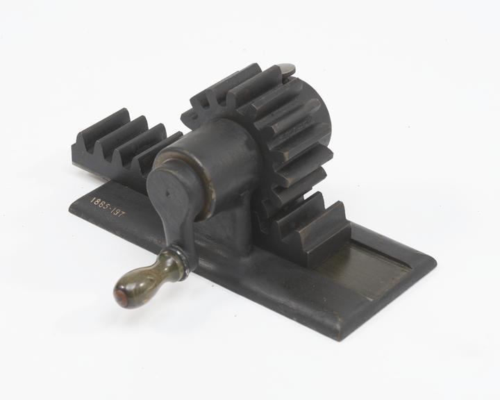 Rack and pinion in gear