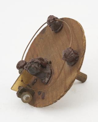 Replica of original Hertz apparatus in Deutsches Museum:- circular resonator 3" diam.