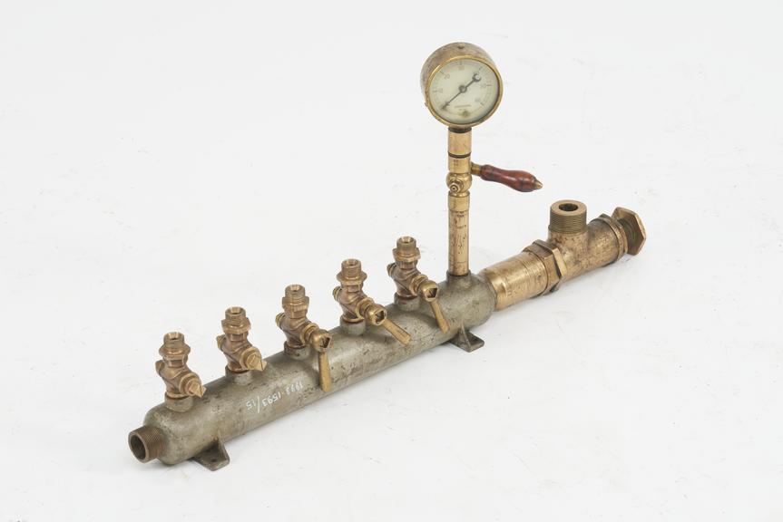 Bronze Manifold with pressure gauge (0-60 p.s.i.)