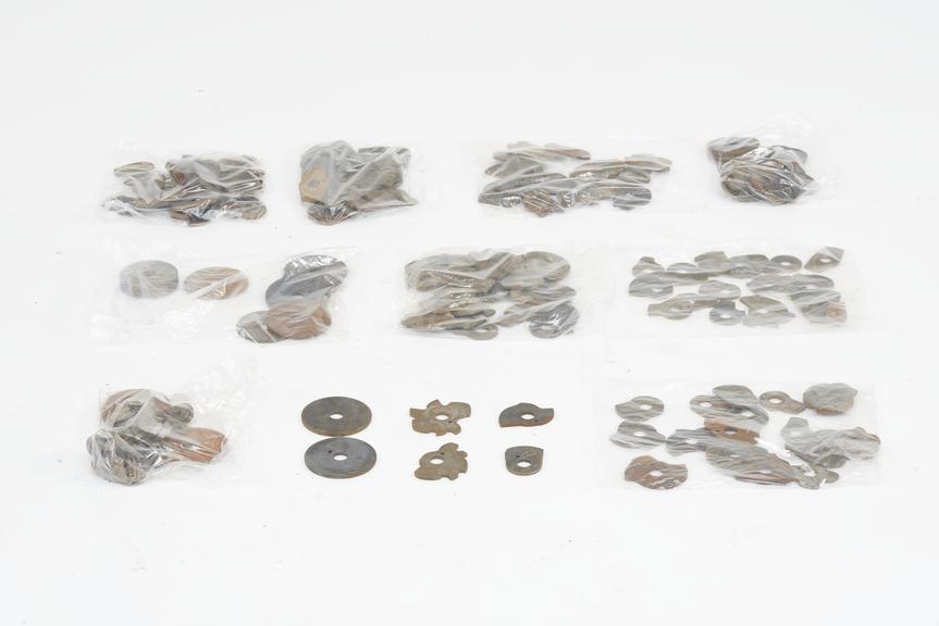 Quantity of cams and cutters