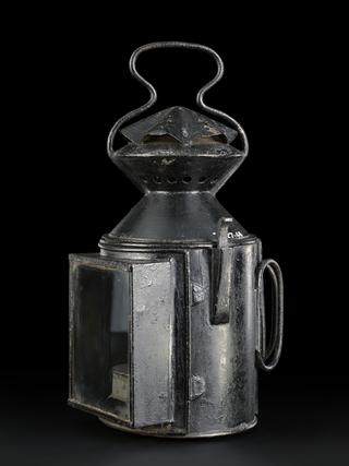 York & Newcastle Rly, 3-aspect Guards handlamp