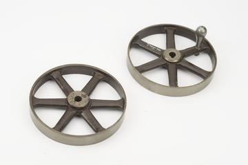 Pair of fast & loose wheels