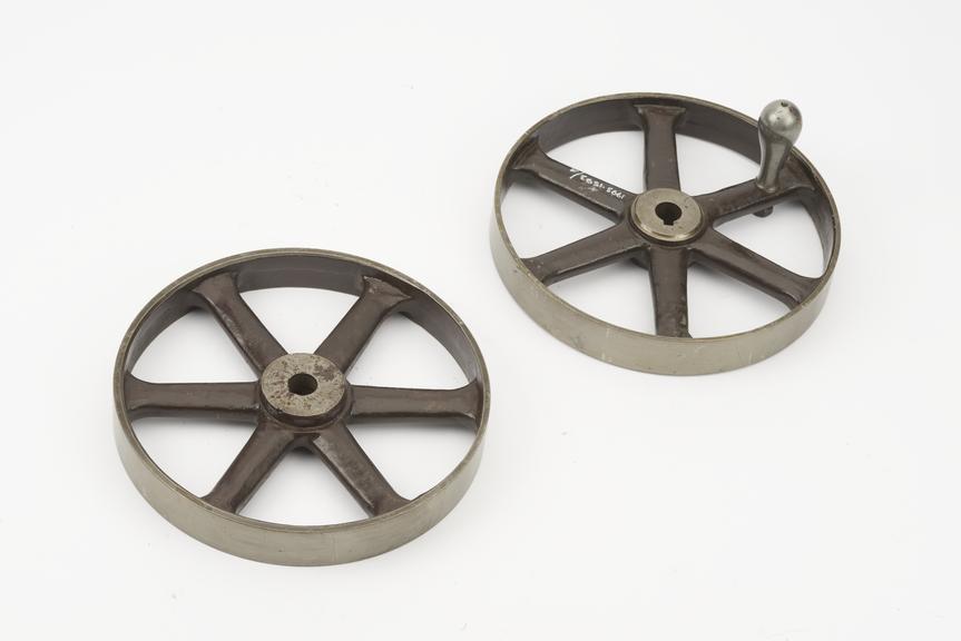 Pair of fast & loose wheels