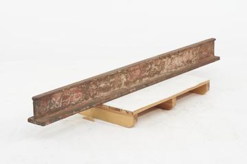 Iron girder
