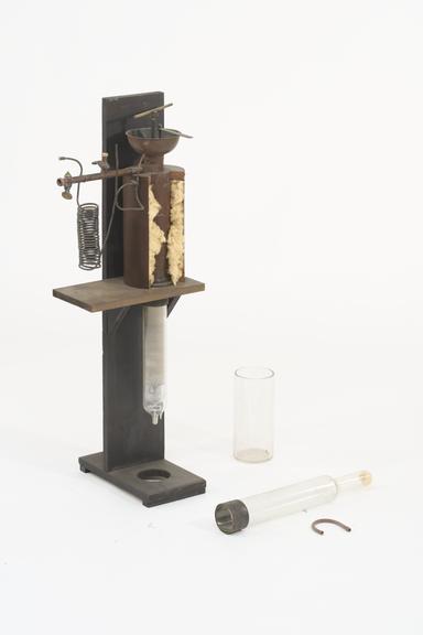 Travers's original hydrogen liquefier with coils