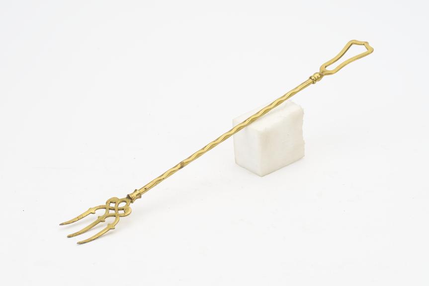 Brass toasting fork with 3 prongs and loop handle