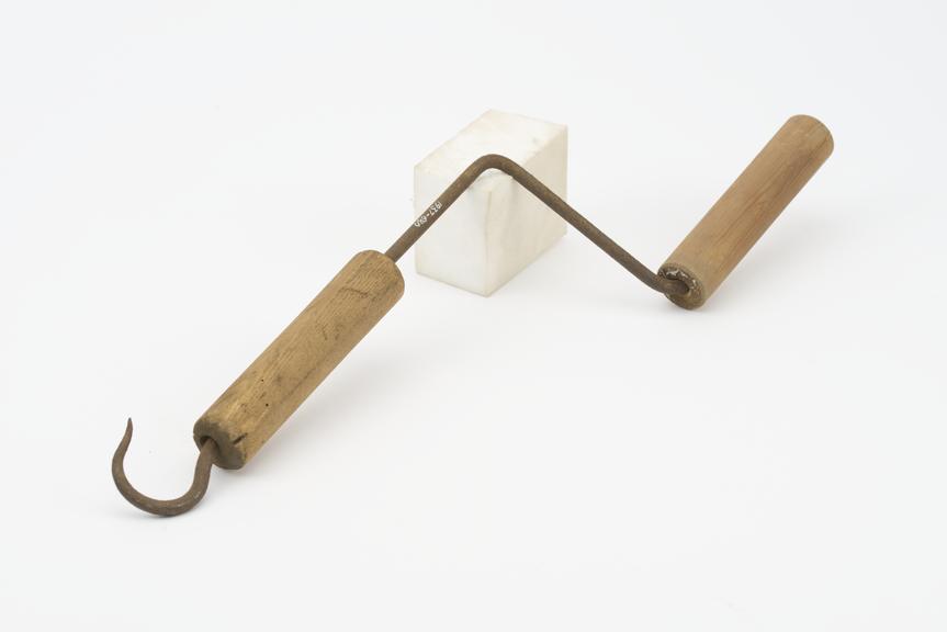 Straw-rope maker