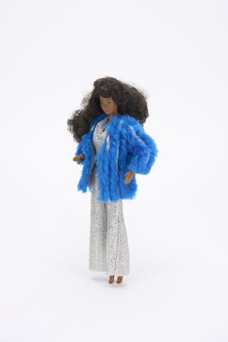 Real Dancing Action Dee Dee Doll