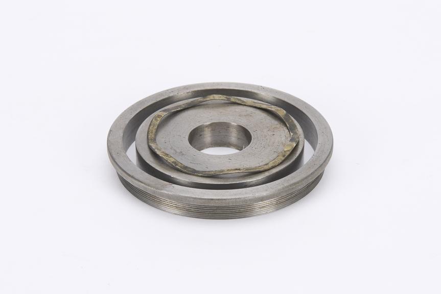 Pole pieces for same magnet altering to annular gap, 1898
