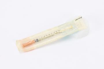 Single use insulin syringe