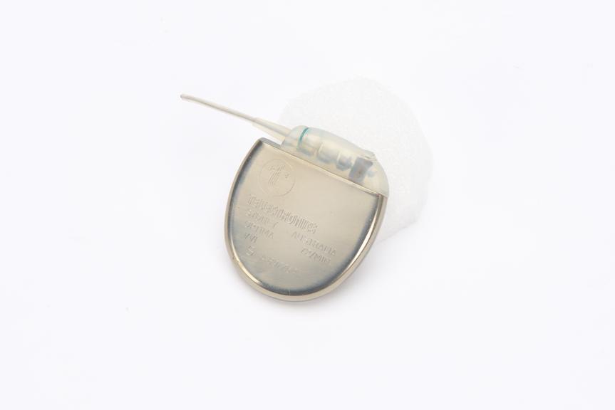 Implantable cardiac pacemaker by Telectronics