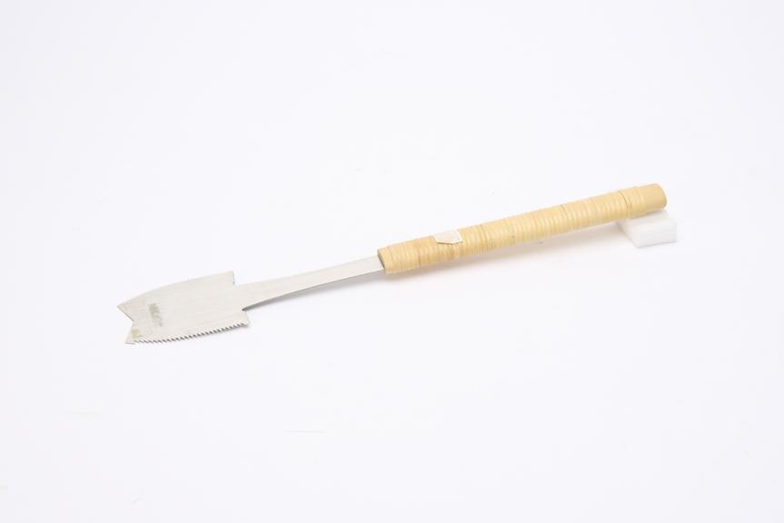 Double-edged saw