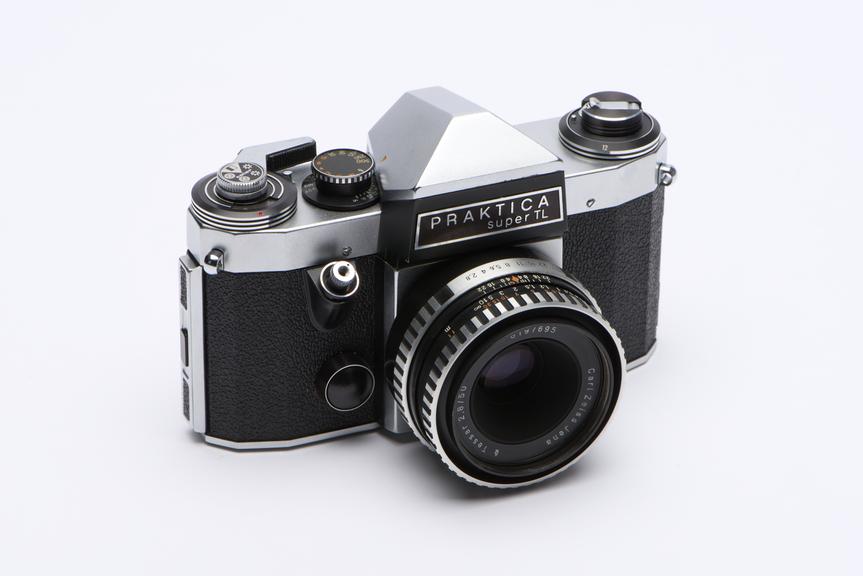 Praktica Super TL Pentaprism SLR camera with normal lens