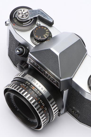 Praktica Super TL Pentaprism SLR camera with normal lens