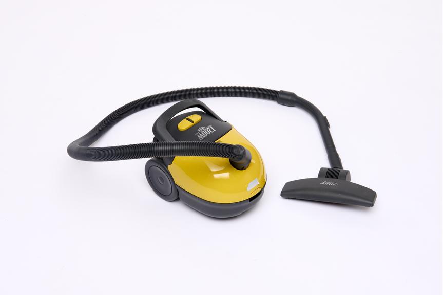 Daewoo vacuum cleaner (model RC-300Y)