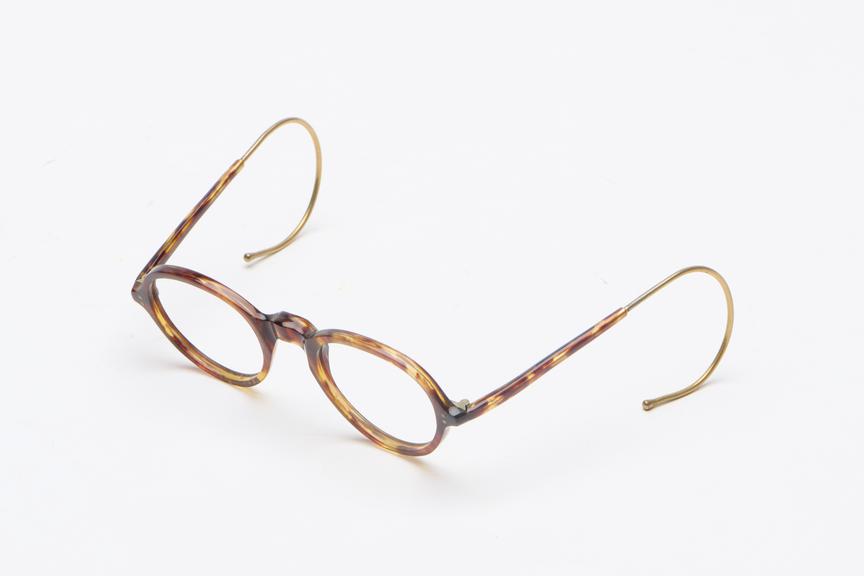Coil spring spectacles (no lenses)