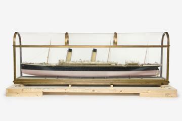 Model of the SS Oceanic (1899)