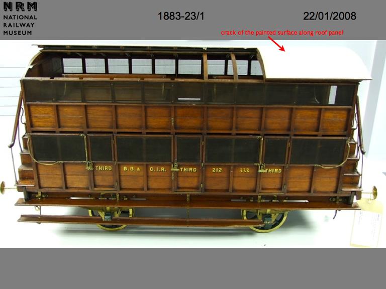 Model railway carriage