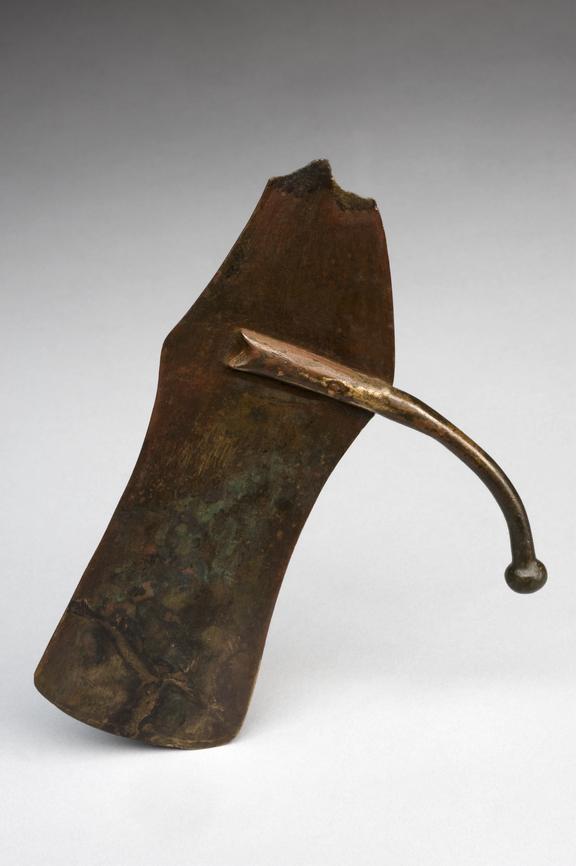 Rotating bronze shaving razor, Egyptian, 1405BC-1367BC